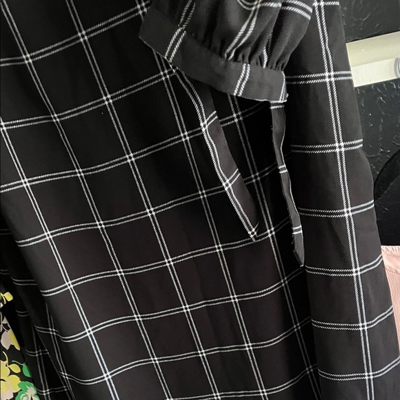 2 dresses - Target Floral Tiered Midi Dress in Black, Yellow & Green - Picture 5 of 6